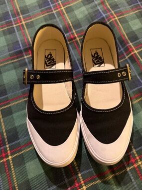 Vans Women’s Mary Jane Canvas Shoes in Black and White